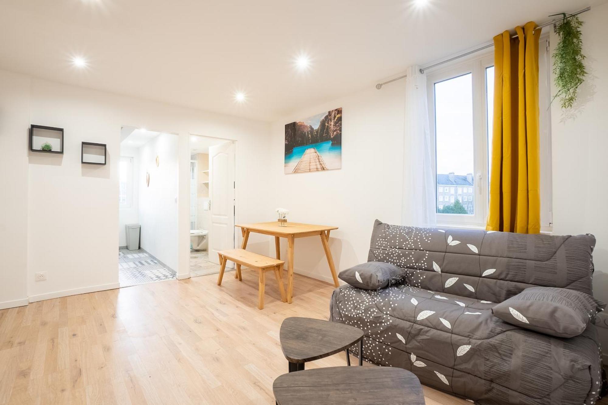 Budget Appart Avec Parking Au Centre-Ville Charleville-Mézières 외부 사진